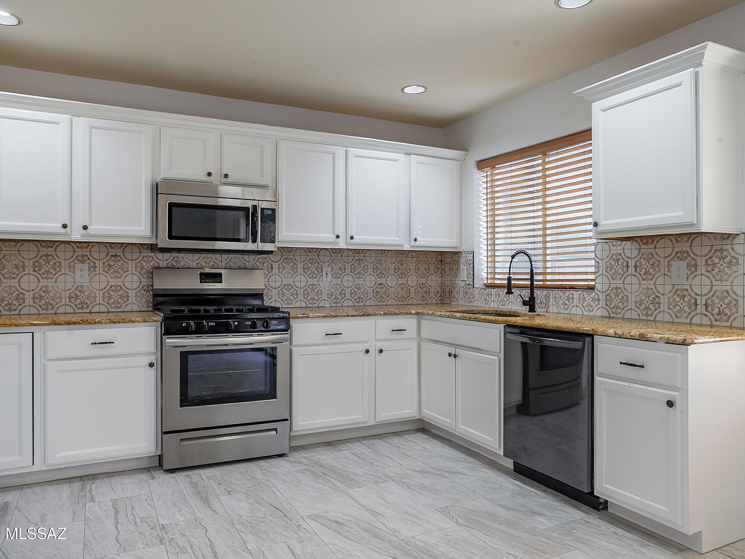 7585 W Summer Sky Dr Tucson, AZ 85743 - Thumbnail 5