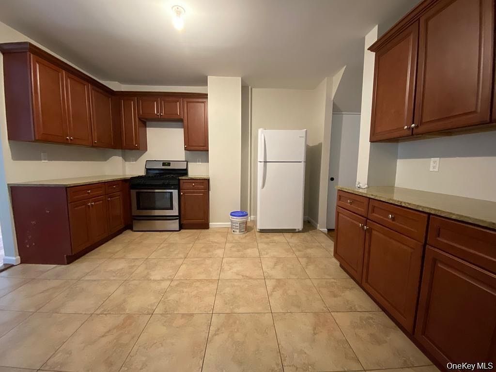 97 Gurnee Ave Haverstraw, NY 10927 - Thumbnail 5