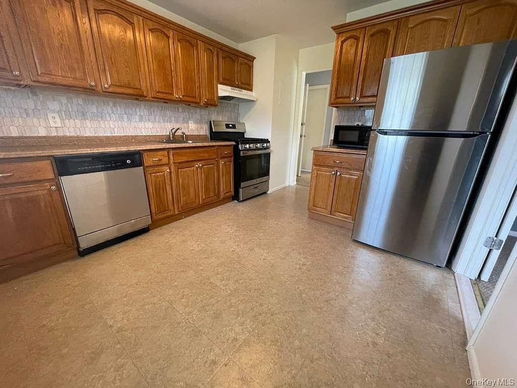 220 Parkside Dr #220 Suffern, NY 10901 - Thumbnail 5