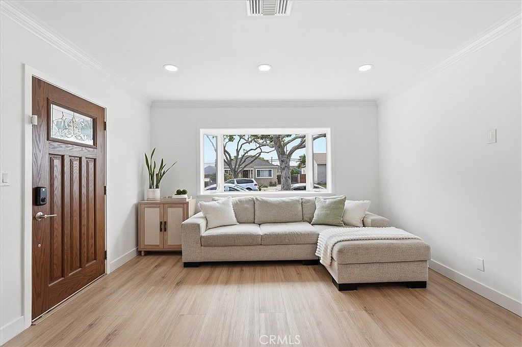 2267 Mira Mar Ave Long Beach, CA 90815 - Thumbnail 5