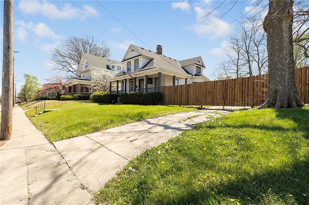 312 E Gay St Warrensburg, MO 64093 - Thumbnail 5