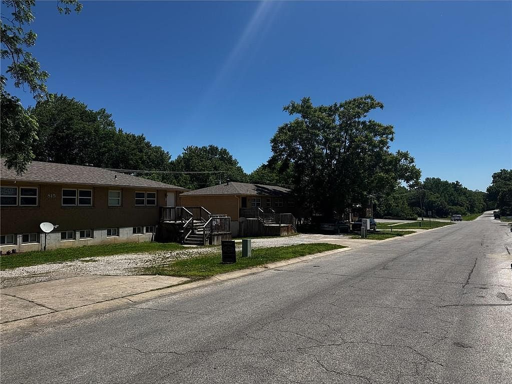 815 Broad St Warrensburg, MO 64093 - Thumbnail 5