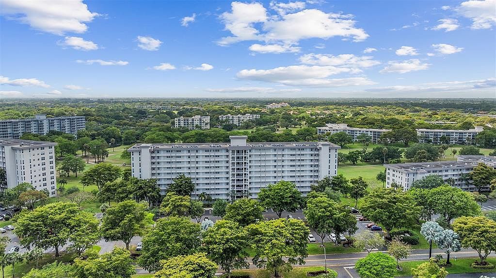 575 Oaks Ln APT 603 Pompano Beach, FL 33069 - Thumbnail 5
