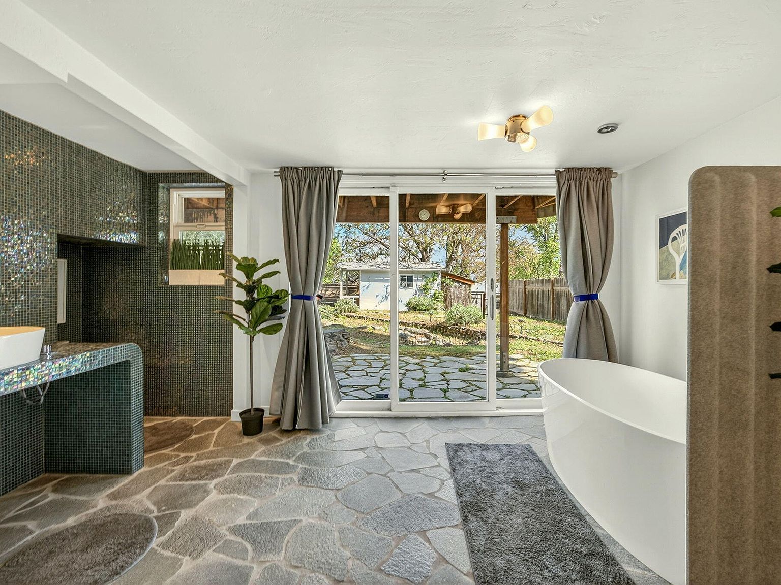 621 Altamont St Ashland, OR 97520 - Thumbnail 5