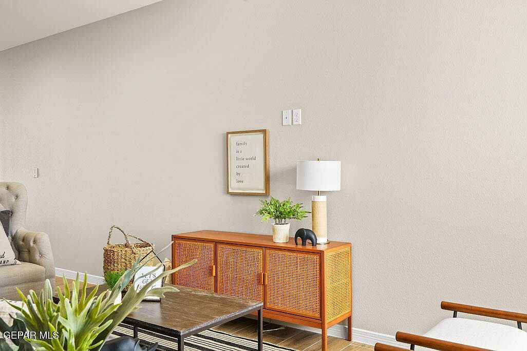 913 Raegil St El Paso, TX 79928 - Thumbnail 5