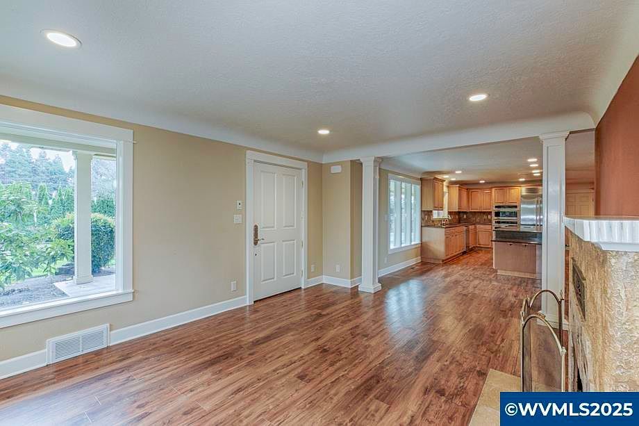 1090 E Ellendale Ave Dallas, OR 97338 - Thumbnail 5