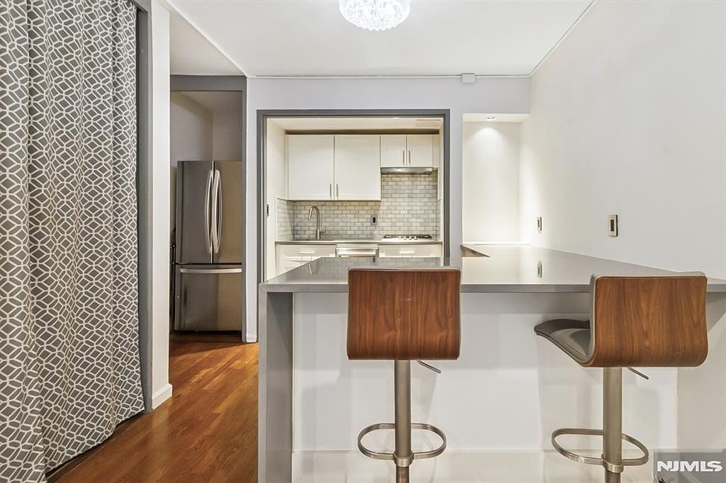 3050 Edwin Ave APT 2D Fort Lee, NJ 07024 - Thumbnail 5