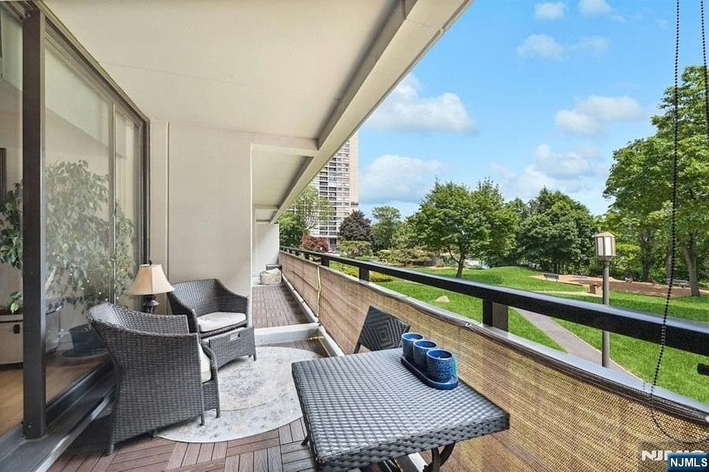 2 Horizon Rd APT G1 Fort Lee, NJ 07024 - Thumbnail 5