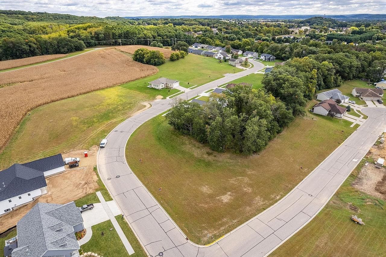 836 Hay Creek Trl #16 Reedsburg, WI 53959 - Thumbnail 5