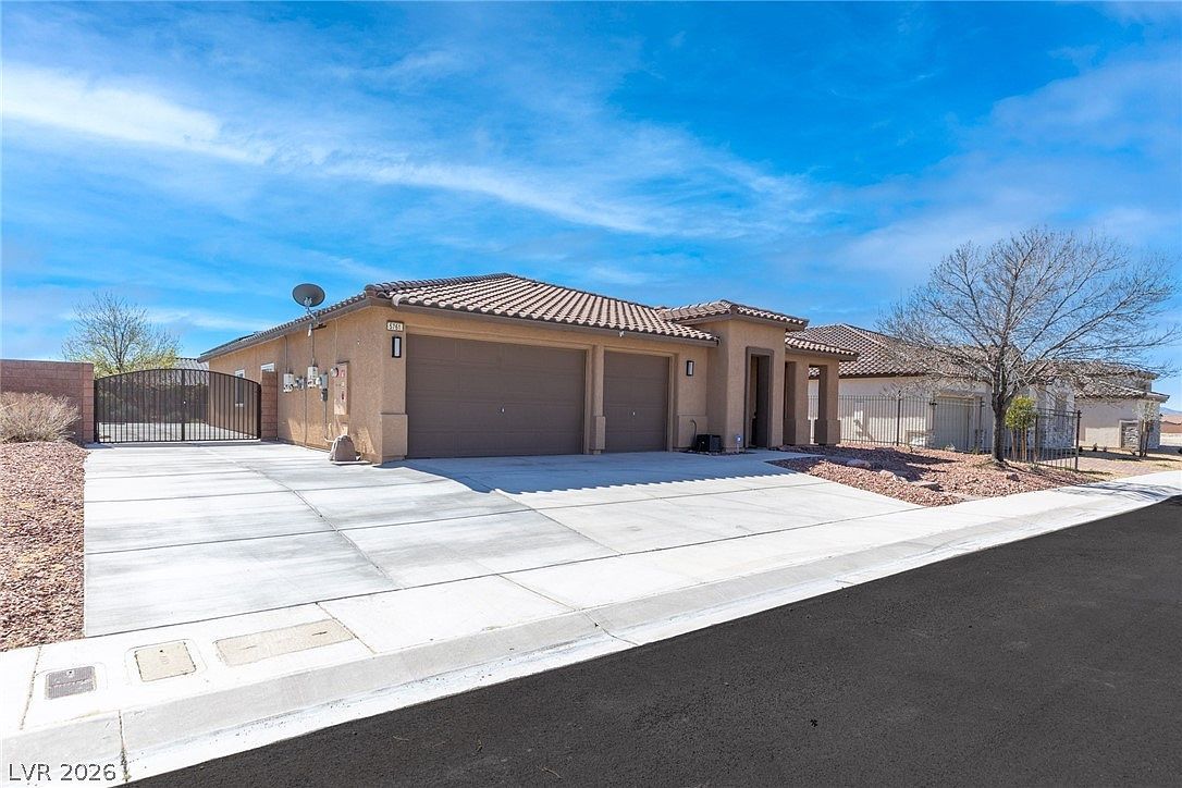 5761 E Badlands Ln Pahrump, NV 89061 - Thumbnail 5