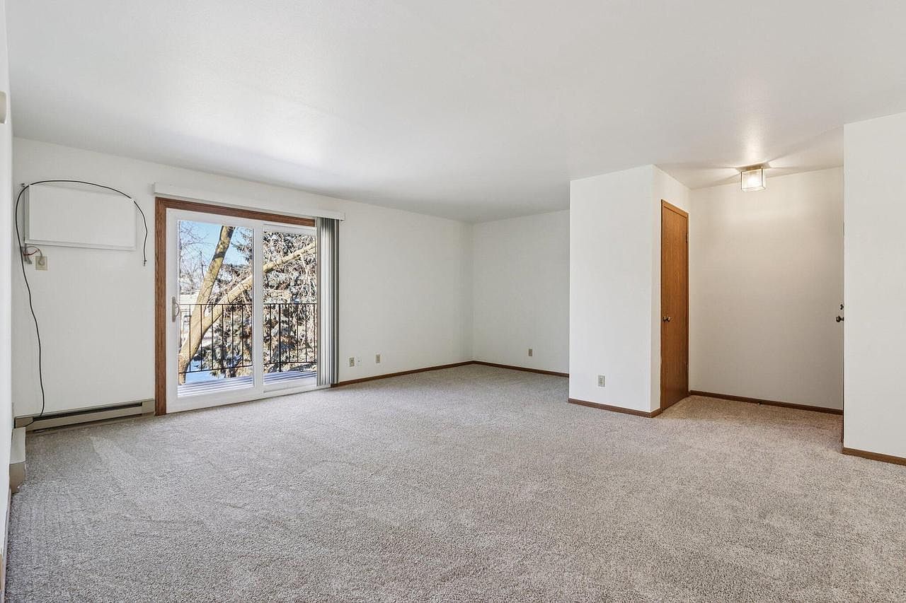 4417 S Greenridge Cir Unit G Milwaukee, WI 53220 - Thumbnail 5