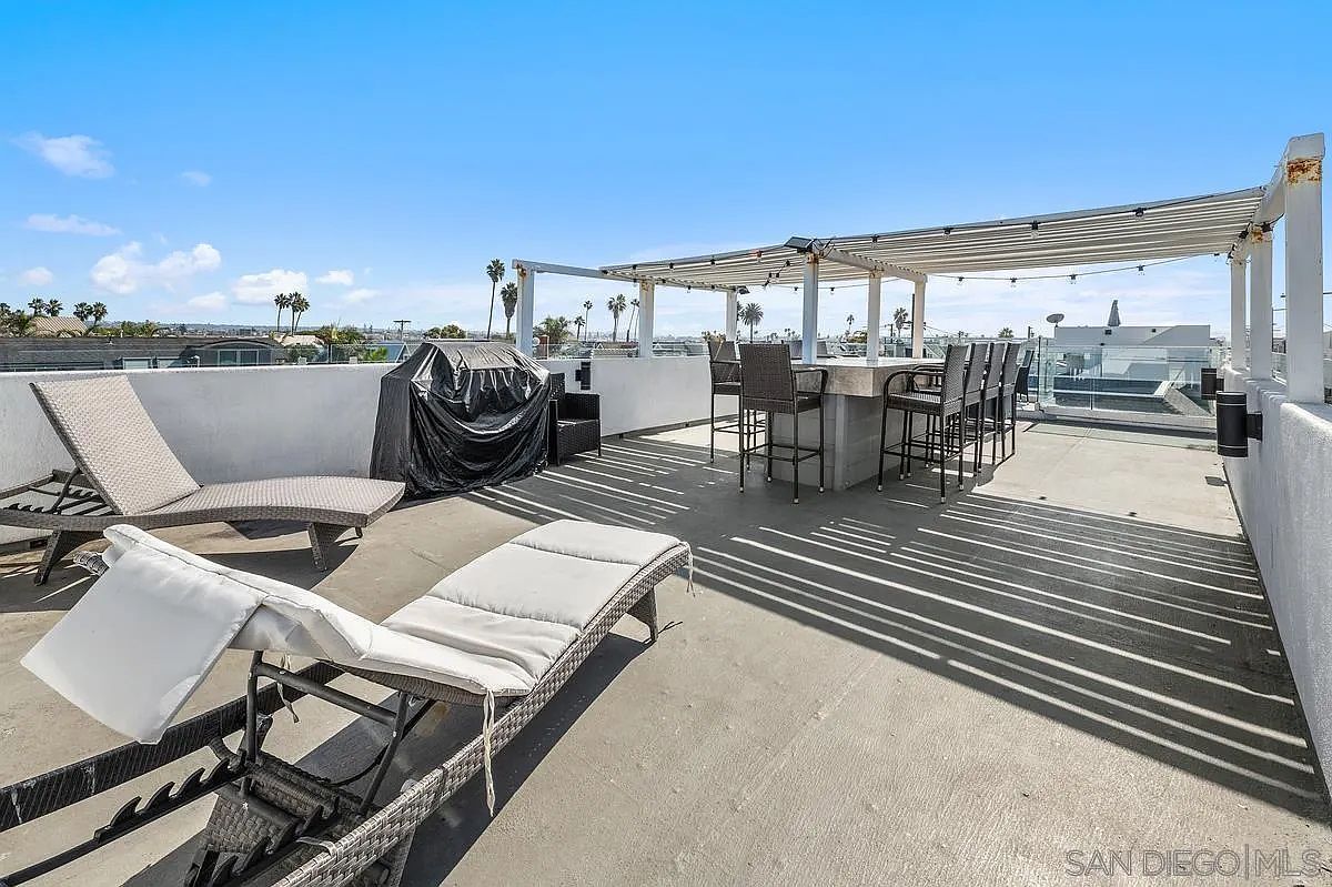 714-16 York Ct San Diego, CA 92109 - Thumbnail 5