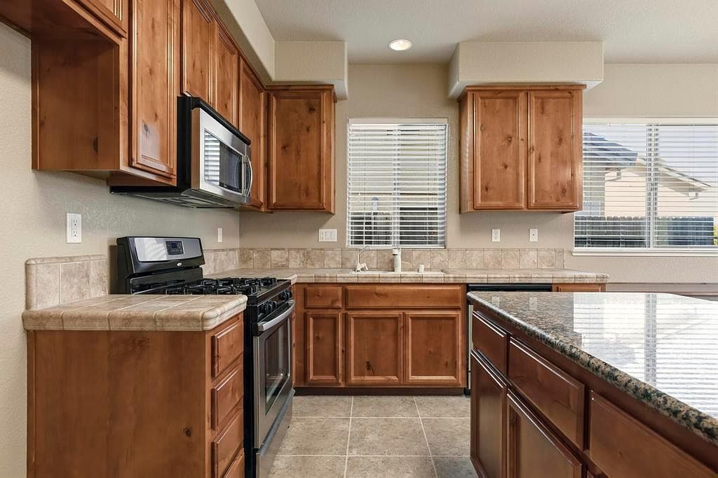 5621 Seedling Way Linda, CA 95901 - Thumbnail 5