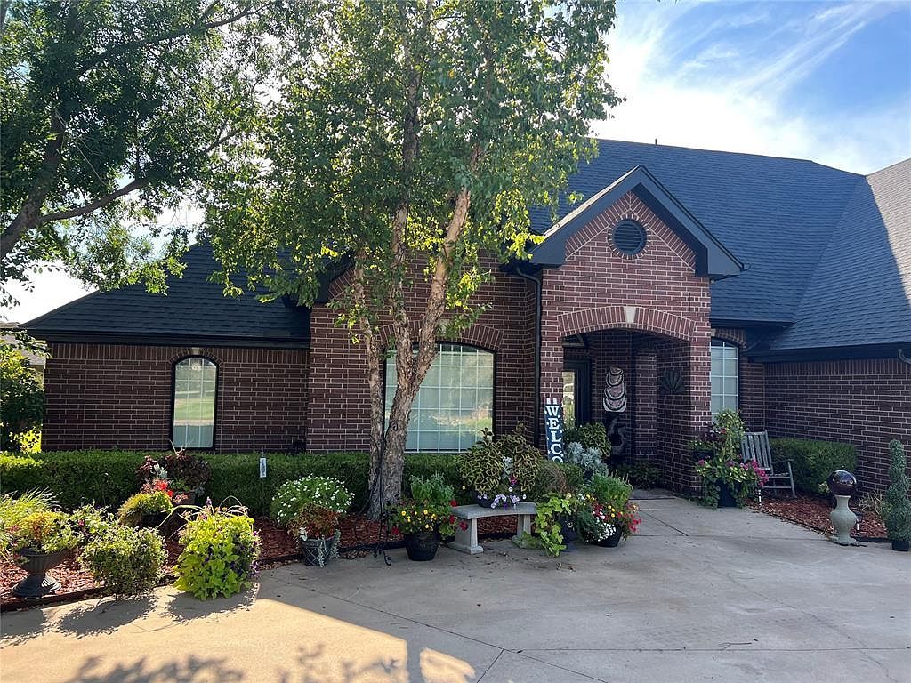 2210 Lakewood Dr Chickasha, OK 73018 - Thumbnail 5