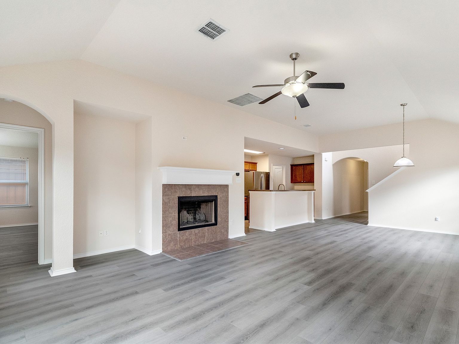 5140 Mirror Lake Dr Haltom City, TX 76117 - Thumbnail 5
