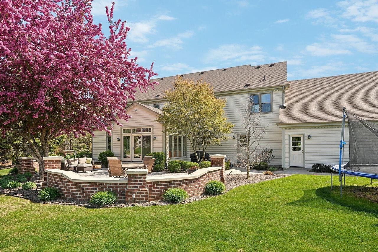 9254 W Wyndham Hills Ct Franklin, WI 53132 - Thumbnail 5