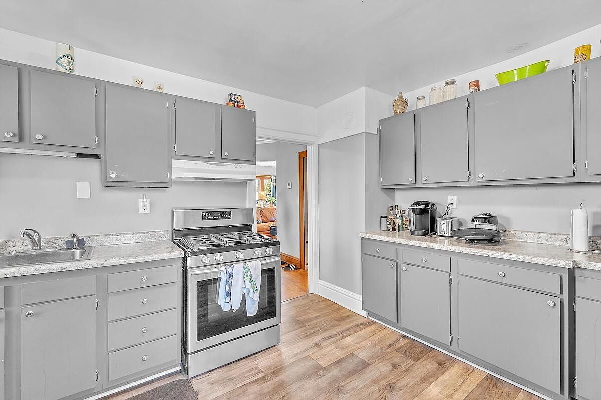 6526 W North Ave Wauwatosa, WI 53213 - Thumbnail 5