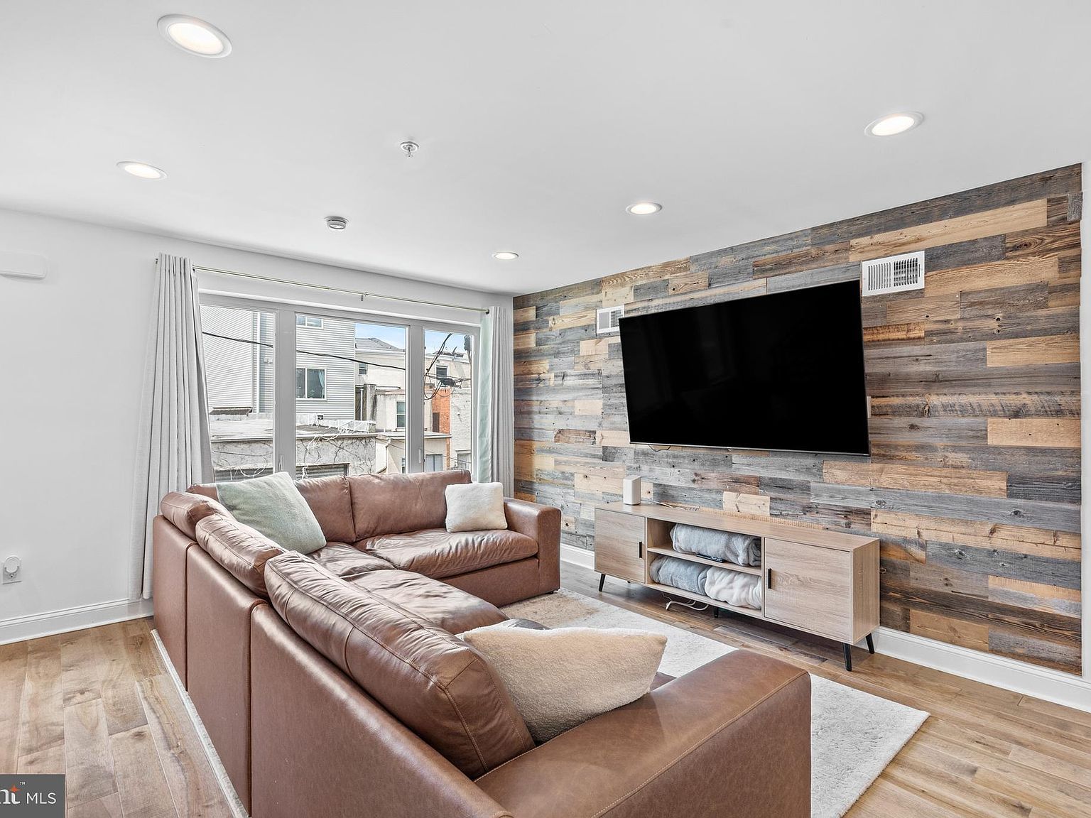 2615 E Harold St #5 Philadelphia, PA 19125 - Thumbnail 5