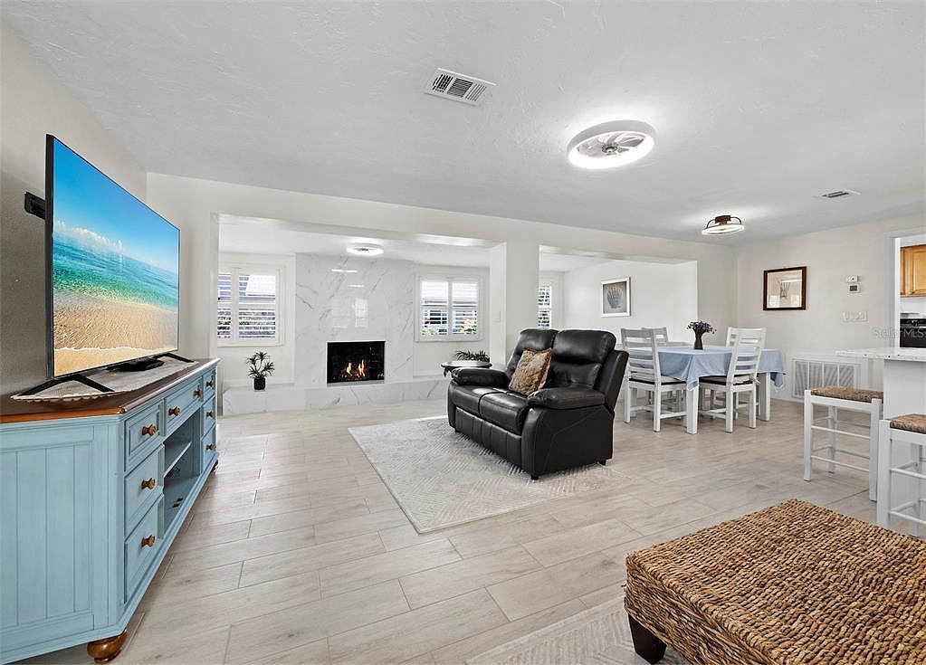 726 Jungle Queen Way Longboat Key, FL 34228 - Thumbnail 5