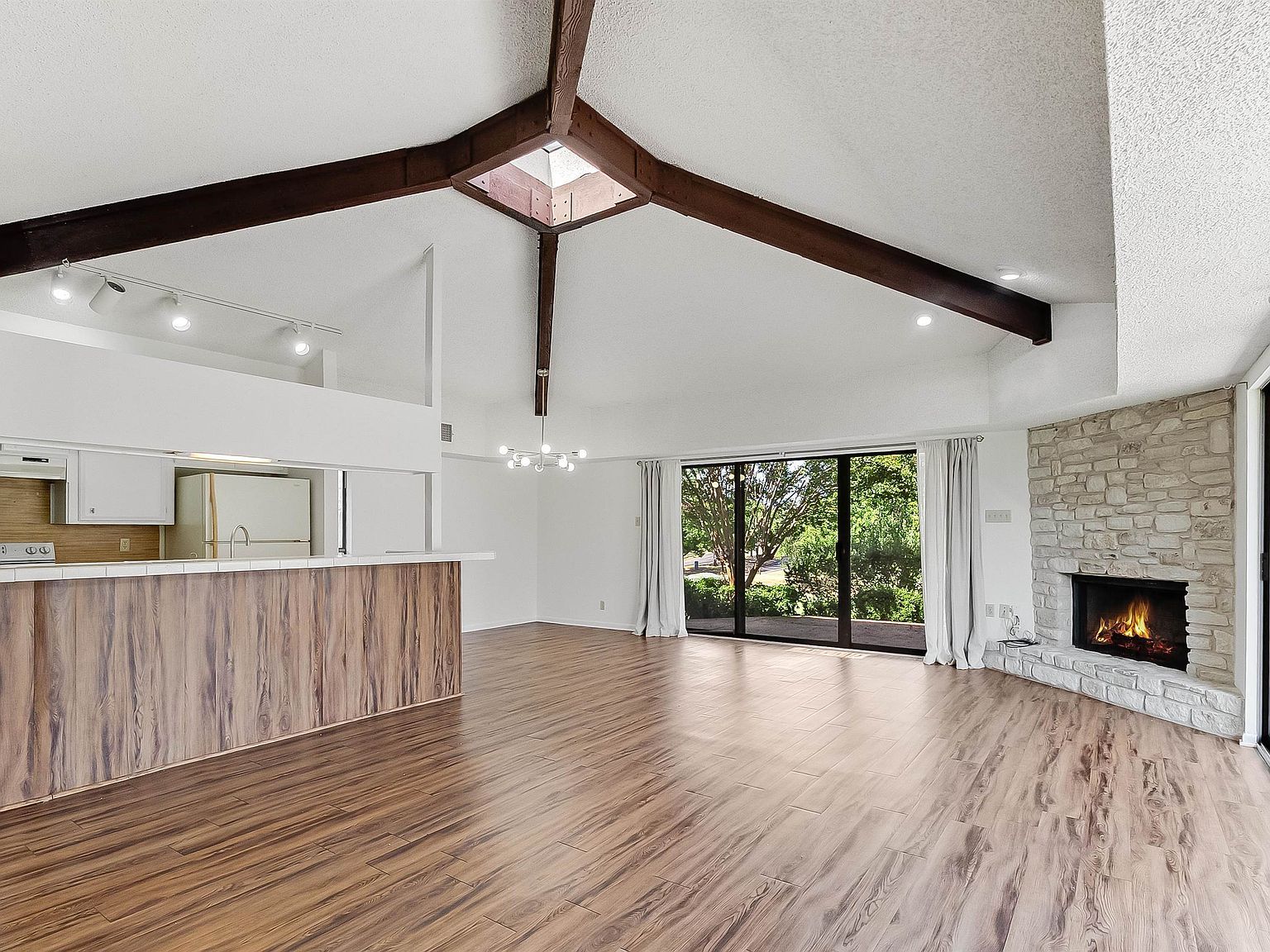 1406 Broken Hls UNIT 3 Horseshoe Bay, TX 78657 - Thumbnail 5