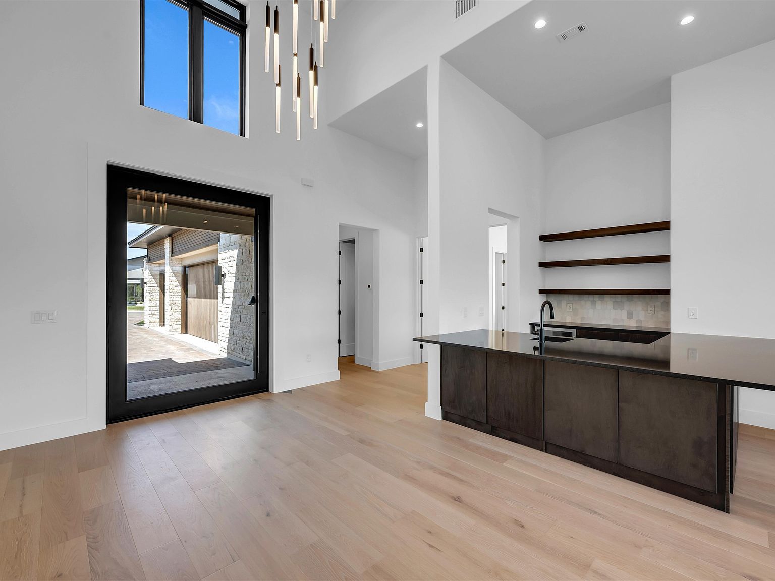 206 Azalea Loop Horseshoe Bay, TX 78657 - Thumbnail 5