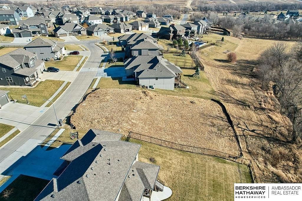 17121 Bondesson St Bennington, NE 68007 - Thumbnail 5