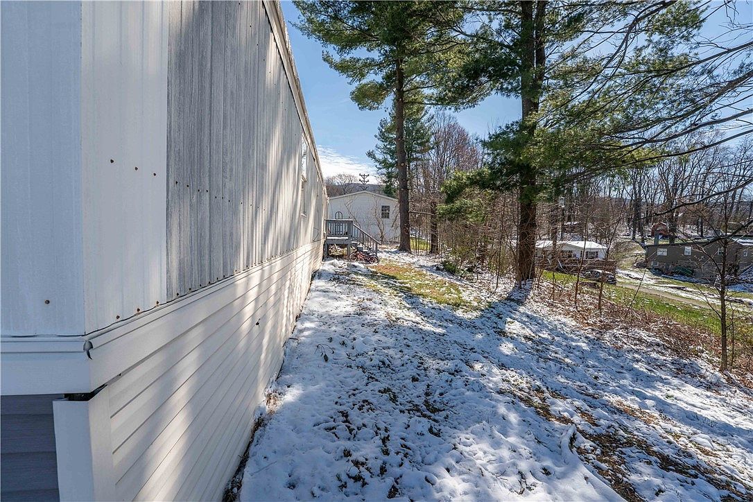 1801 Baldridge Ave Connellsville, PA 15425 - Thumbnail 5