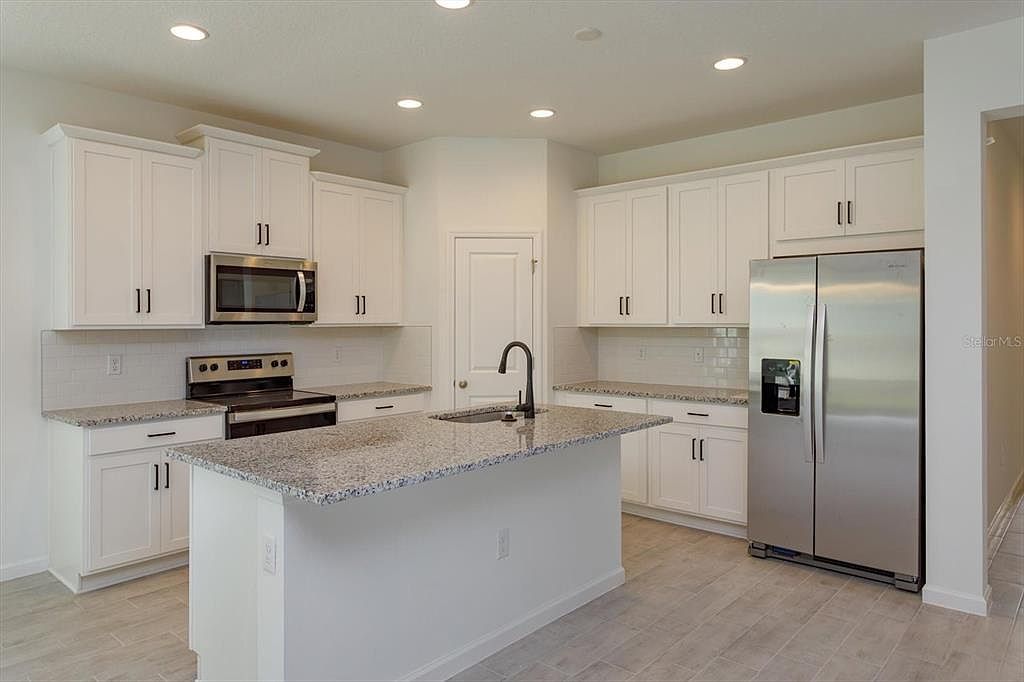 2857 Supermarine Rd Tavares, FL 32778 - Thumbnail 5