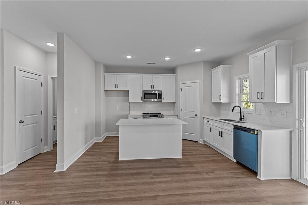 407 Pinnacle Dr Randleman, NC 27317 - Thumbnail 5