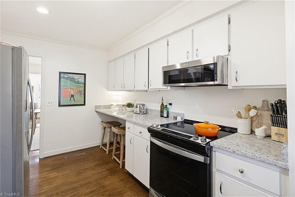 101 N Park Dr APT E Greensboro, NC 27401 - Thumbnail 5
