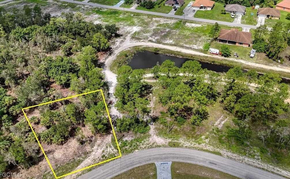 443 Burrstone Dr, Lehigh Acres, FL, USA, 33936