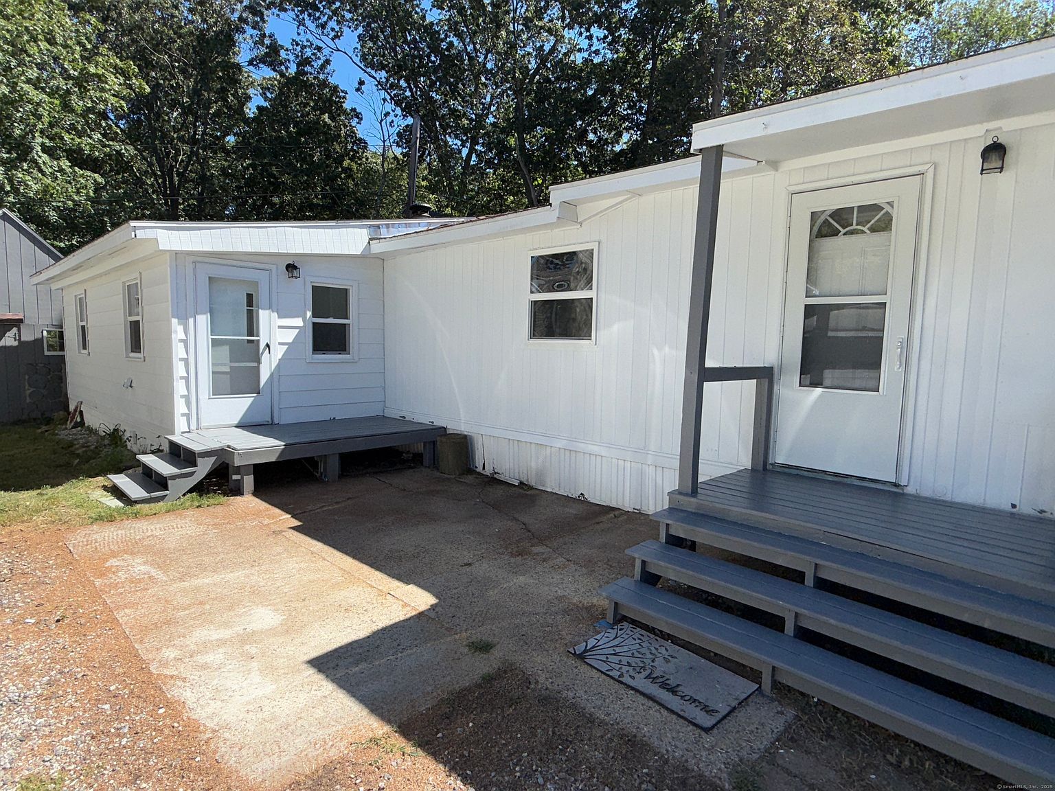 133 W Main St TRAILER A9 Clinton, CT 06413 - Thumbnail 5