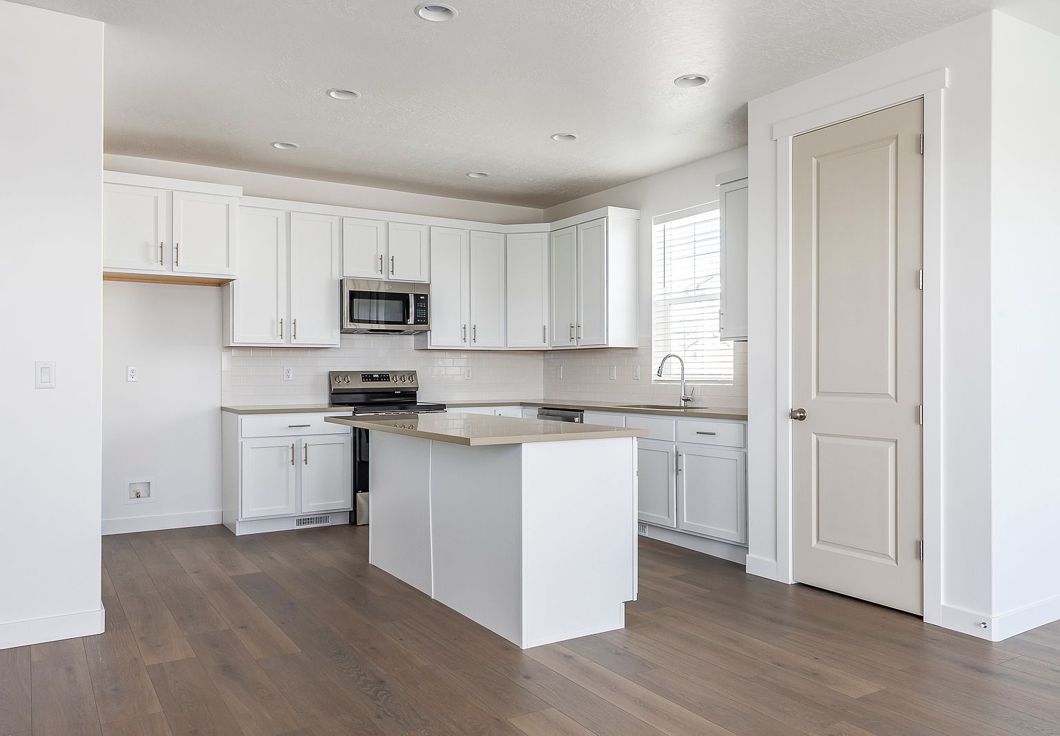 2526 N 3670 W Lehi, UT 84048 - Thumbnail 5