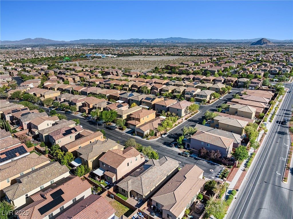10664 Mount Jefferson Ave Las Vegas, NV 89166 - Thumbnail 5