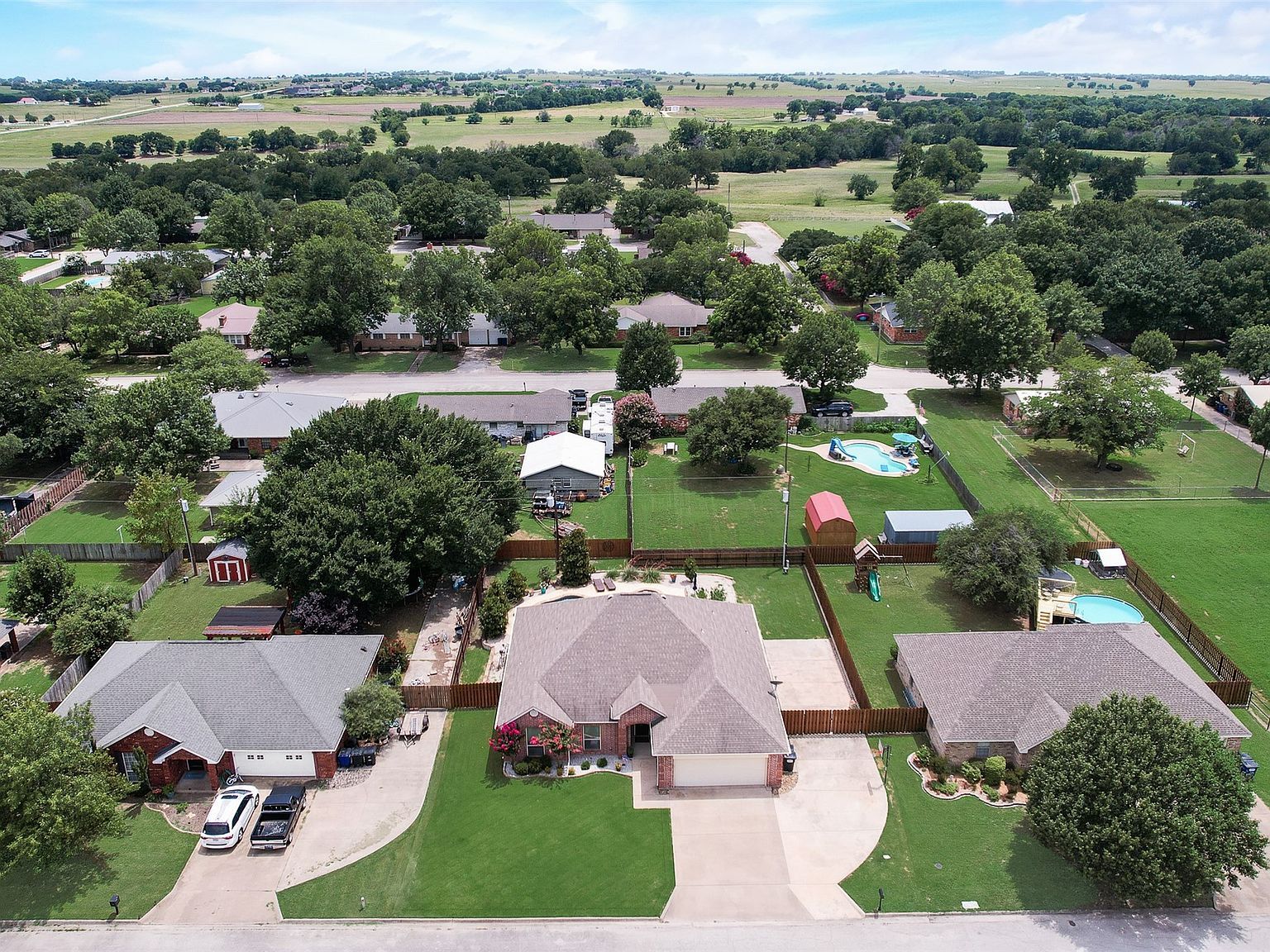 122 2nd St Lindsay, TX 76250 - Thumbnail 5