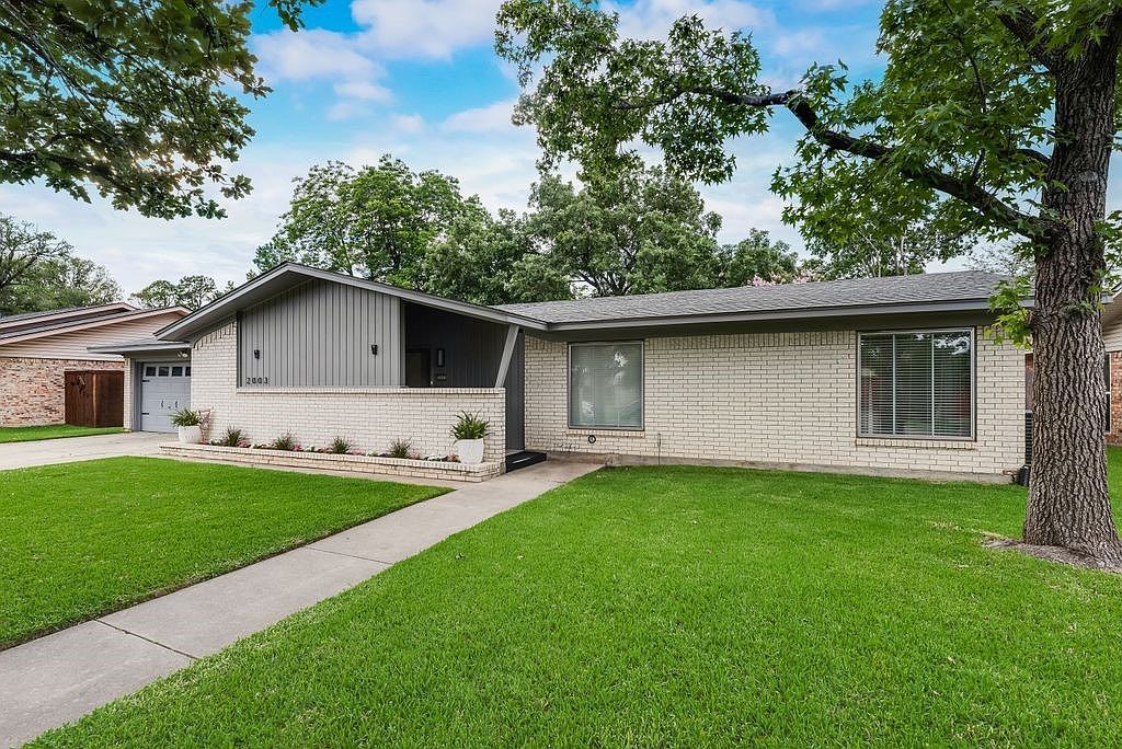 2003 Cypress St Gainesville, TX 76240 - Thumbnail 5