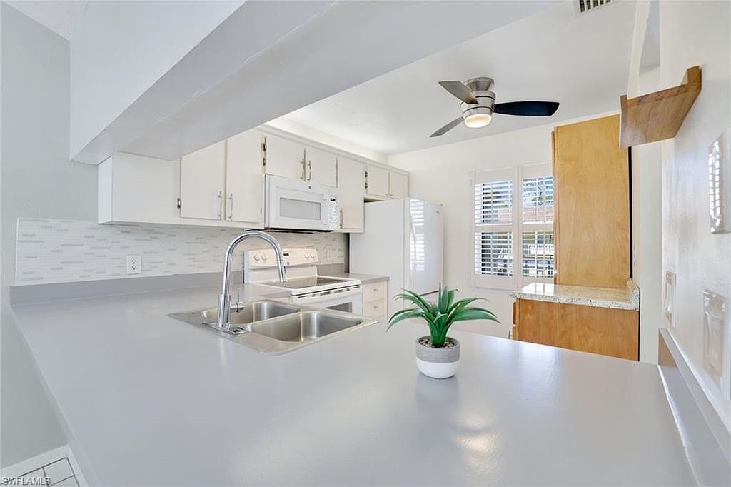 2668 Kings Lake Blvd #203 Naples, FL 34112 - Thumbnail 5