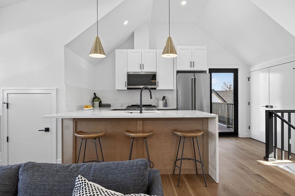 14 Hamlet St #C Somerville, MA 02143 - Thumbnail 5