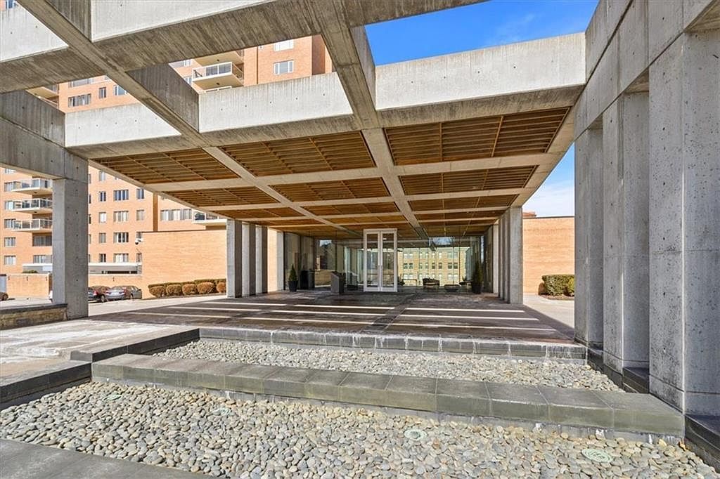 121 W 48th St APT 1504 Kansas City, MO 64112 - Thumbnail 5