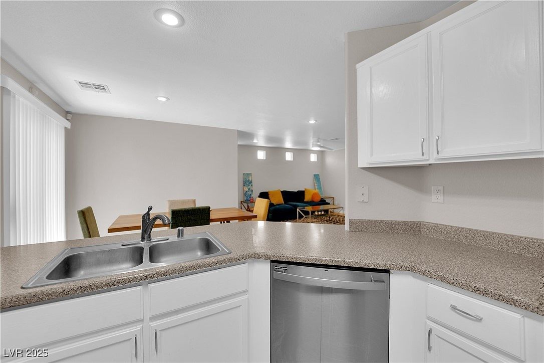 9957 Fine Fern St Las Vegas, NV 89183 - Thumbnail 5