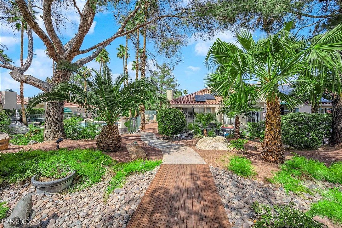 2714 Bridgepointe Dr Las Vegas, NV 89121 - Thumbnail 5