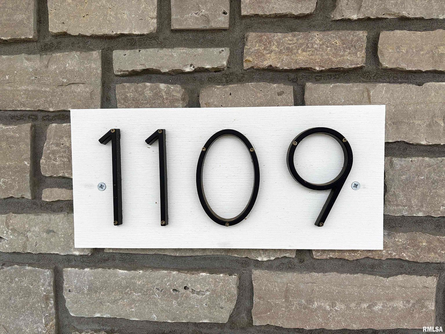 1109 Lawson St Washington, IL 61571 - Thumbnail 5