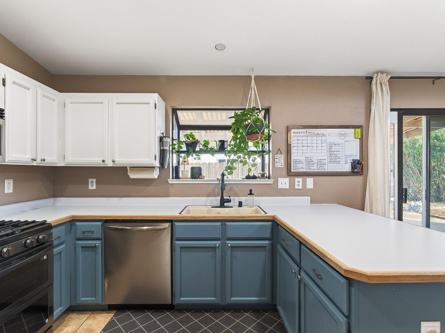 3733 Capricorn Way Redding, CA 96002 - Thumbnail 5