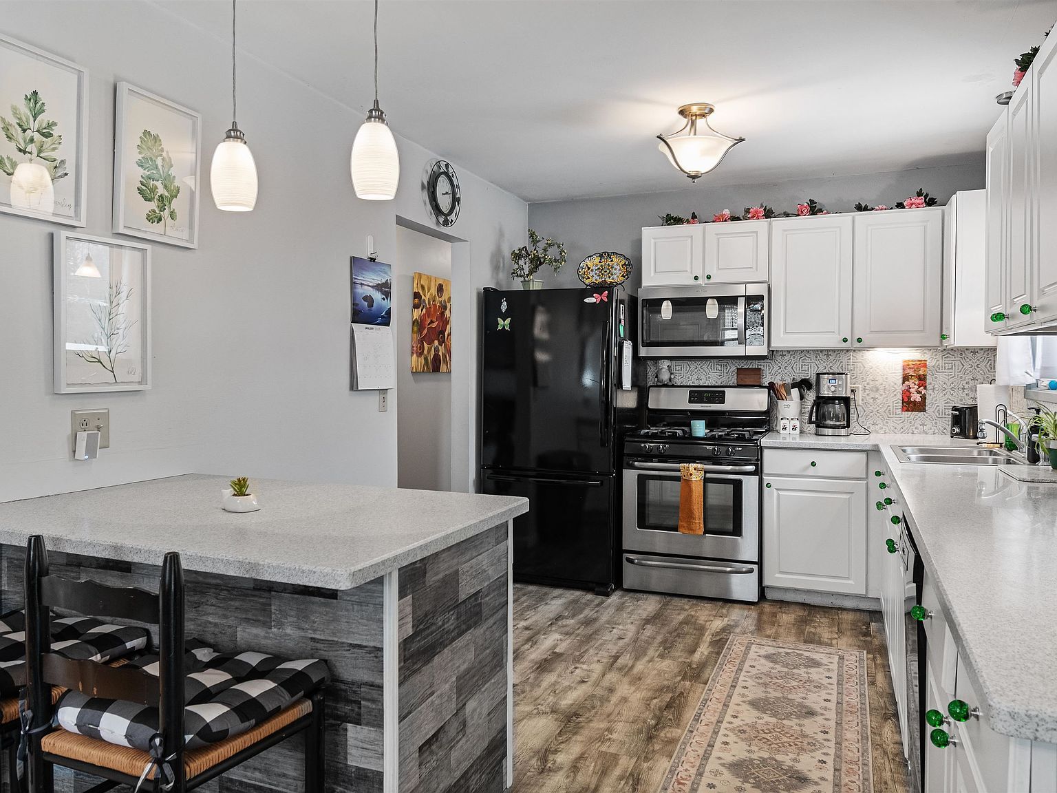 45 Pioneer St Essex Jct, VT 05452 - Thumbnail 5