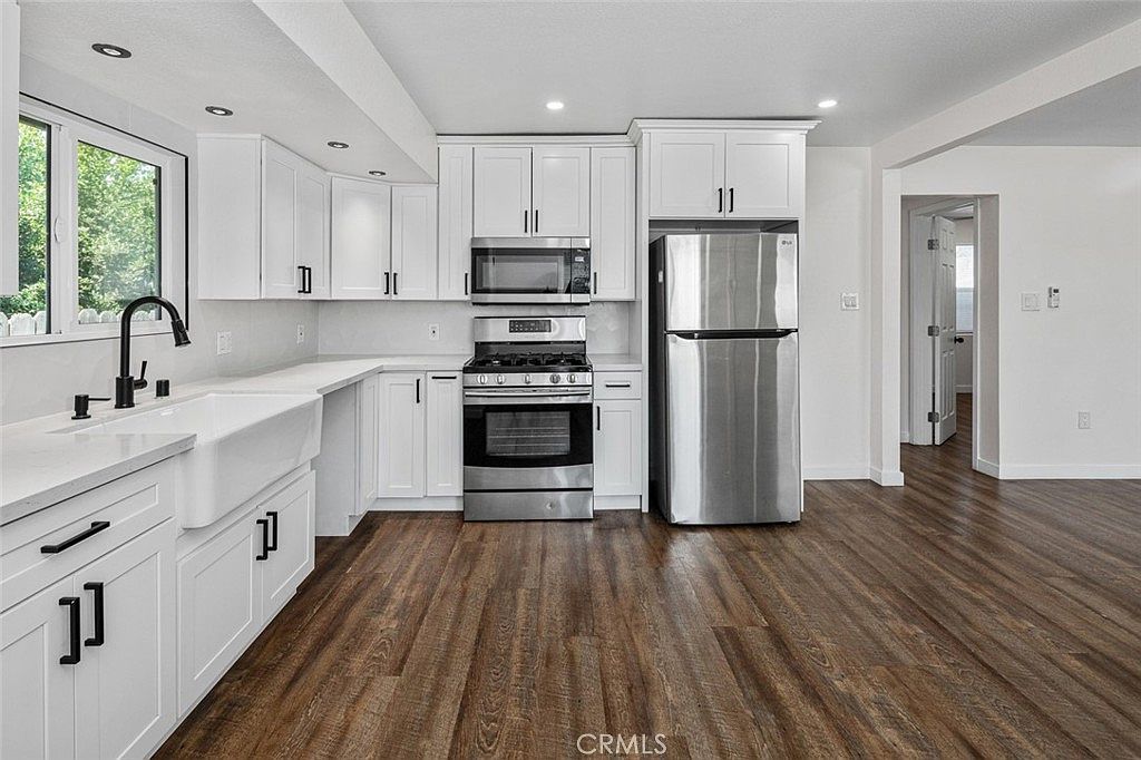 9045 Algeroma St Bellflower, CA 90706 - Thumbnail 5