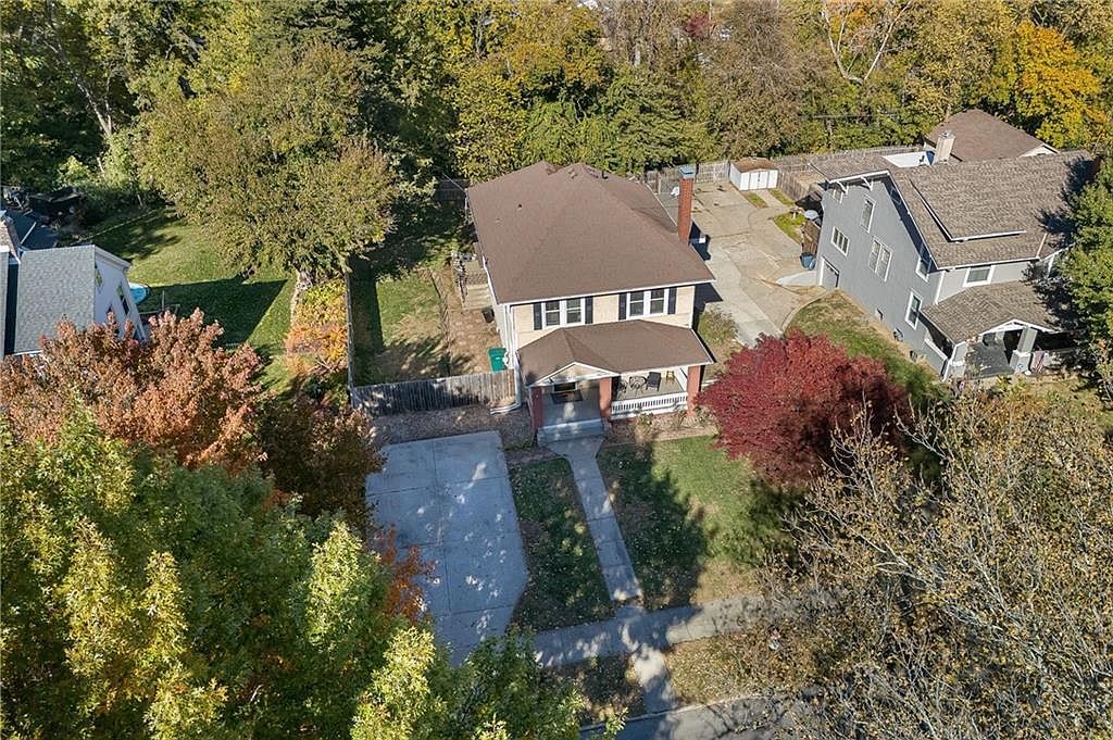 2111 Lovers Ln Saint Joseph, MO 64505 - Thumbnail 5