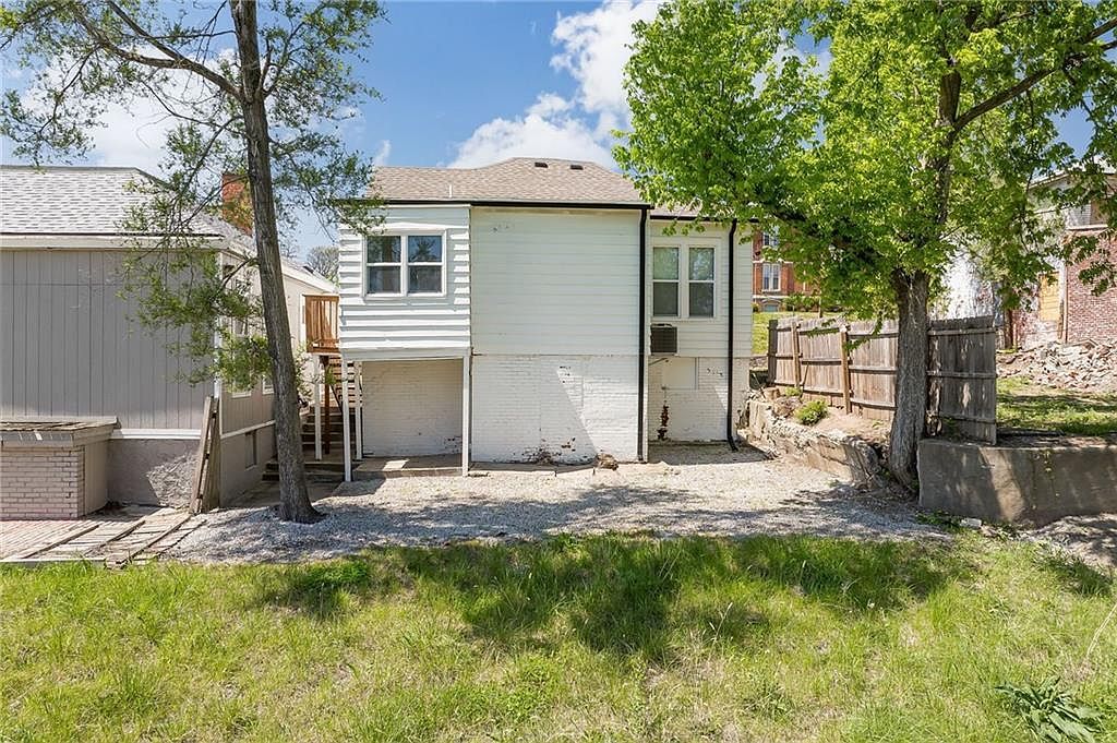 605 N 12th St Saint Joseph, MO 64501 - Thumbnail 5