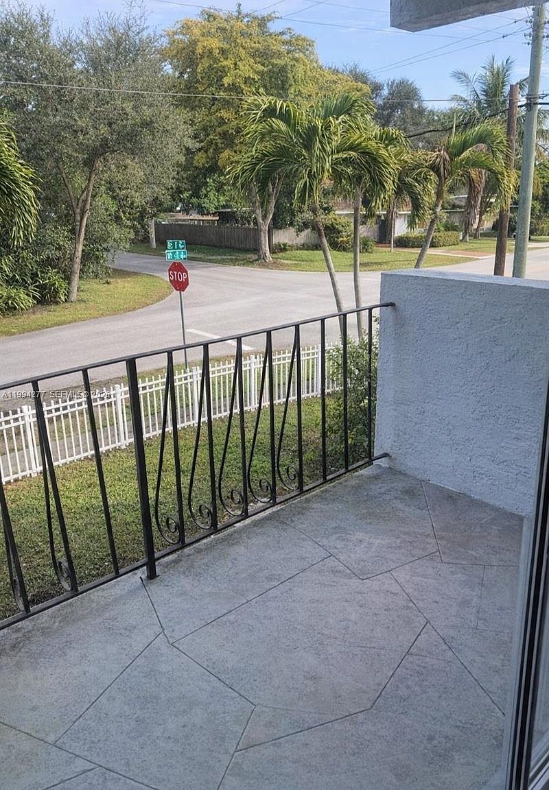 1090 NE 129th St APT 205 North Miami, FL 33161 - Thumbnail 5