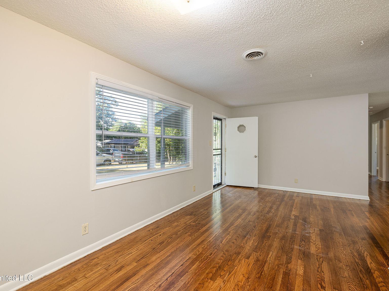 300 E Valley Ave Holly Springs, MS 38635 - Thumbnail 5