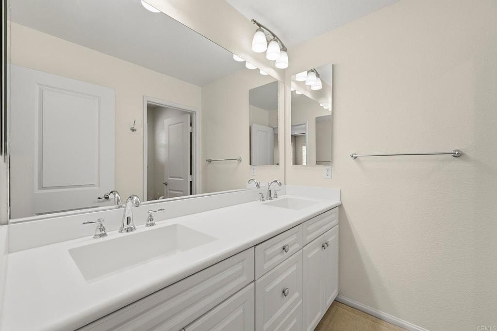 1884 Aquamarine Ct Unit 6 Chula Vista, CA 91913 - Thumbnail 5